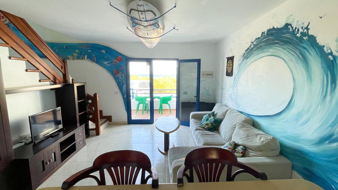 Хостел Red Star Surf & Yoga Camp Lanzarote Фамара Екстер'єр фото
