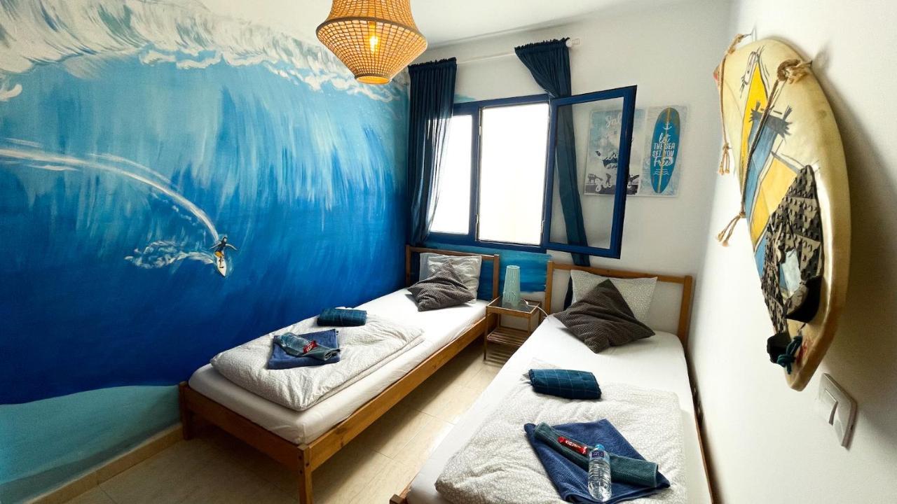 Хостел Red Star Surf & Yoga Camp Lanzarote Фамара Екстер'єр фото
