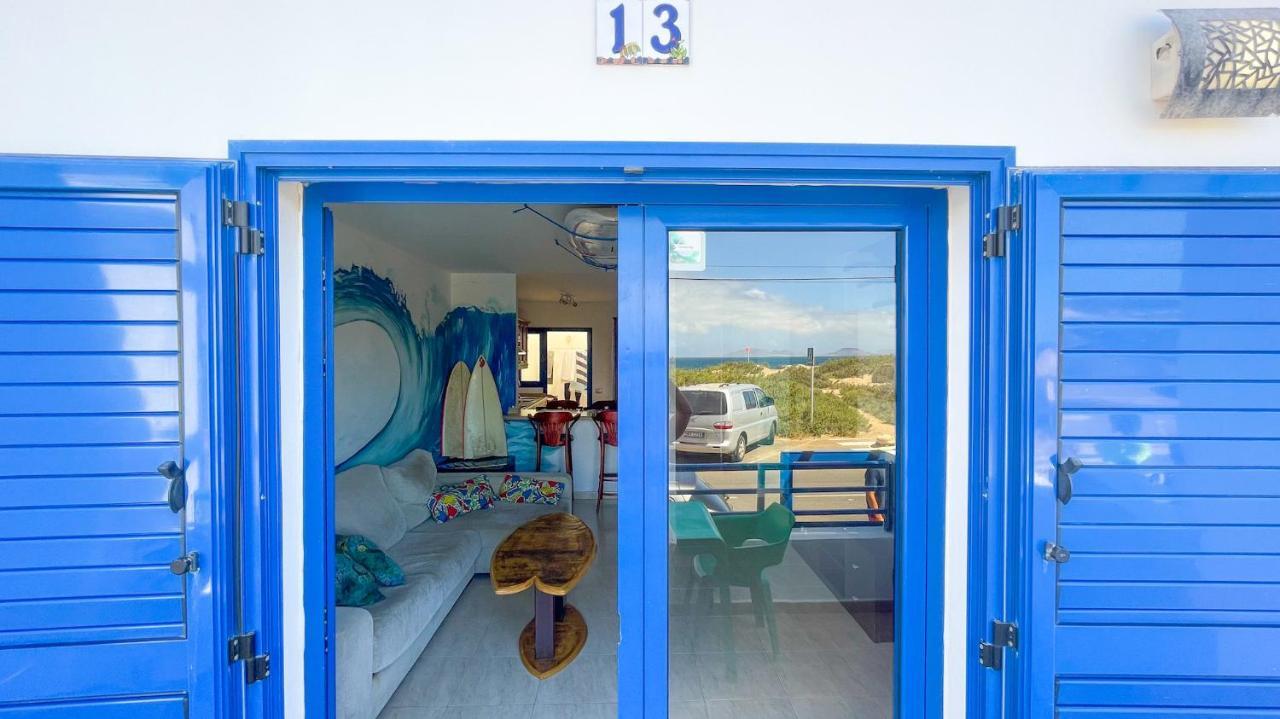 Хостел Red Star Surf & Yoga Camp Lanzarote Фамара Екстер'єр фото