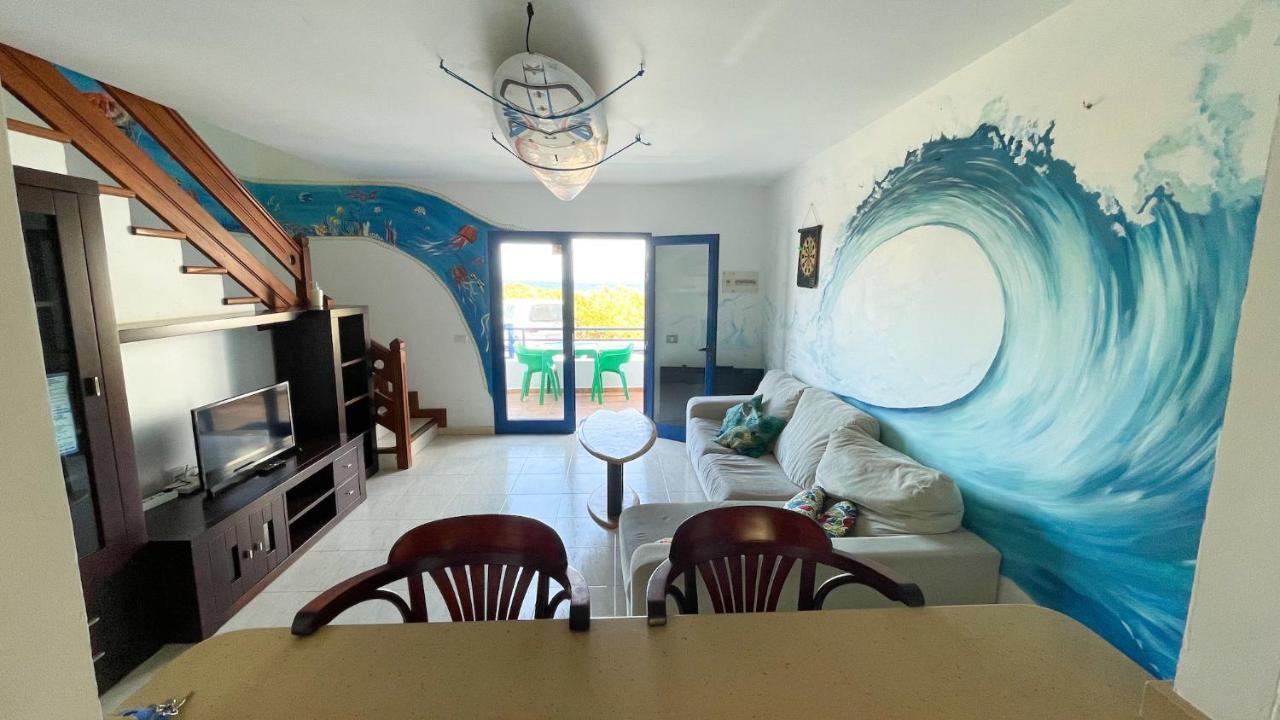 Хостел Red Star Surf & Yoga Camp Lanzarote Фамара Екстер'єр фото