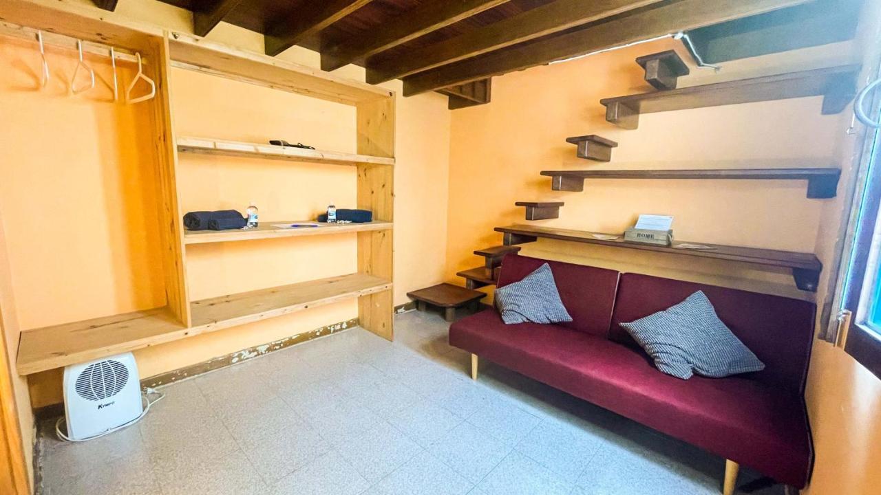 Хостел Red Star Surf & Yoga Camp Lanzarote Фамара Екстер'єр фото