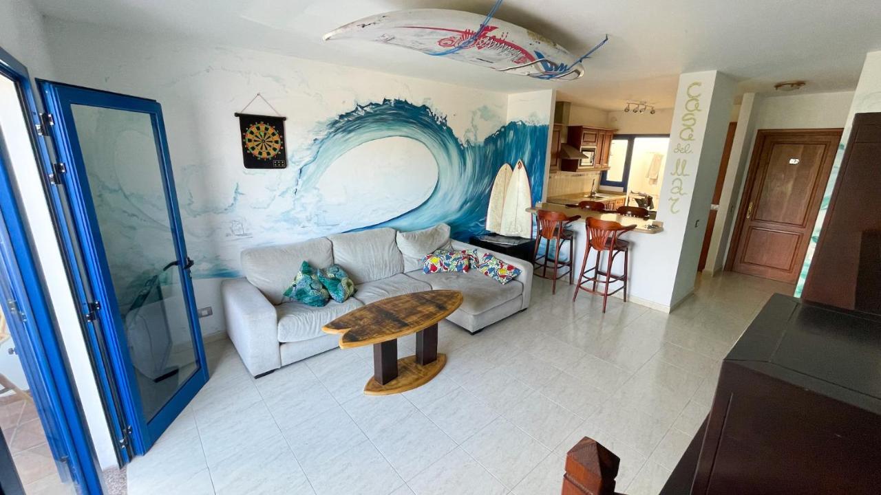 Хостел Red Star Surf & Yoga Camp Lanzarote Фамара Екстер'єр фото