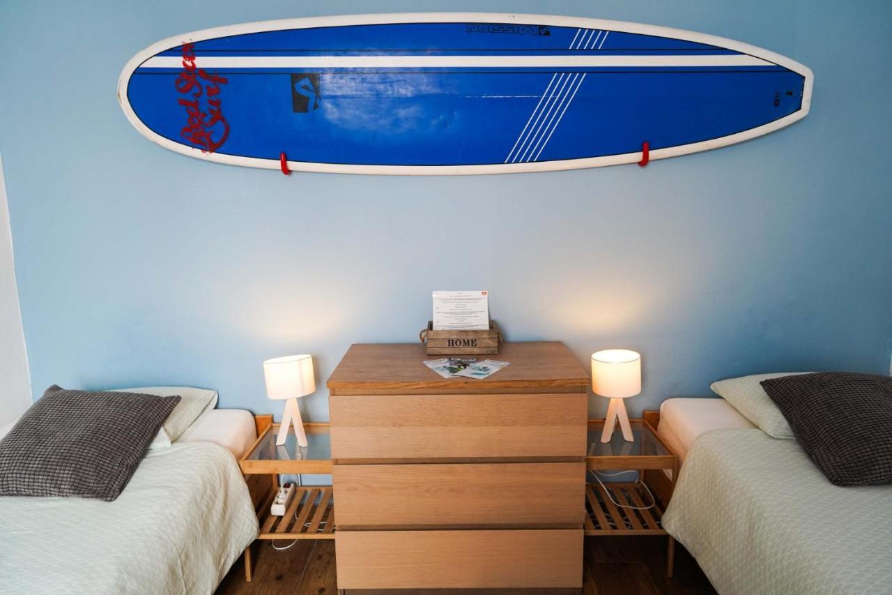 Хостел Red Star Surf & Yoga Camp Lanzarote Фамара Екстер'єр фото